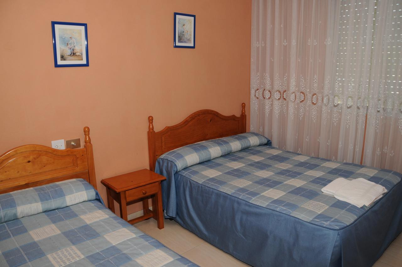 Hostal La Torre II Пуэнте-де-Доминго-Флорес Номер фото